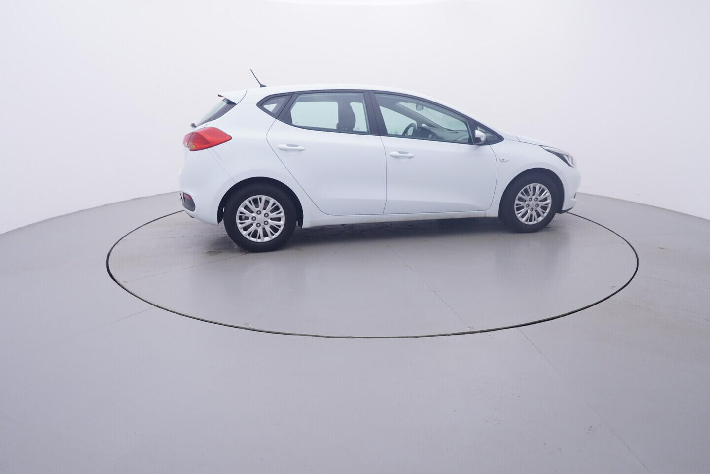 OV190V11283_15.webp_CEED Comfort 1.4 GDI 73 kW manuál