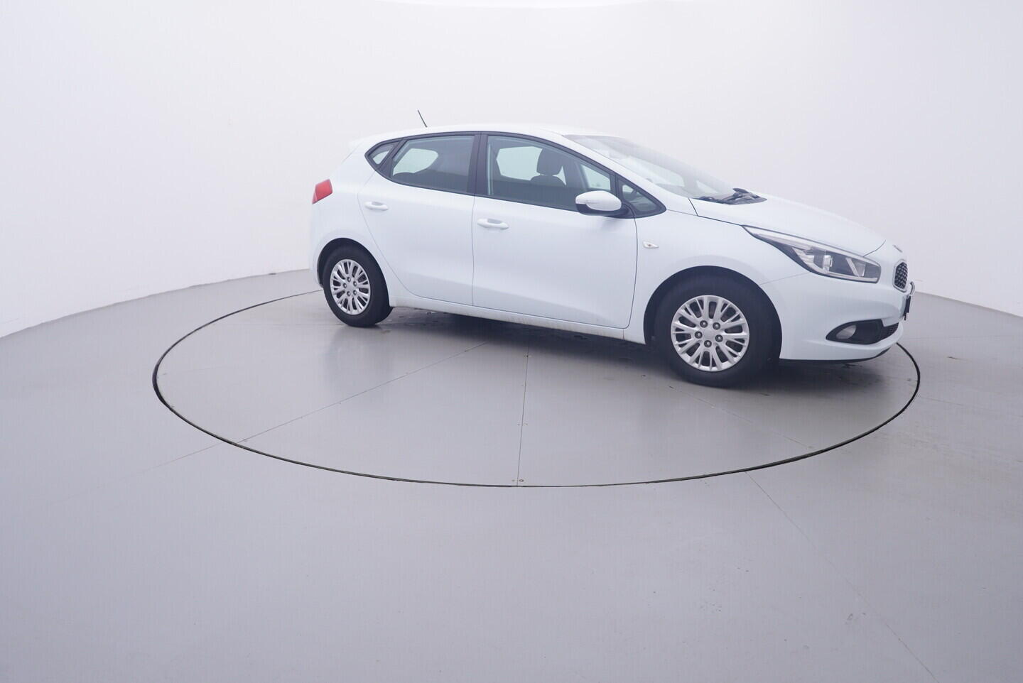 OV190V11283_16.webp_CEED Comfort 1.4 GDI 73 kW manuál