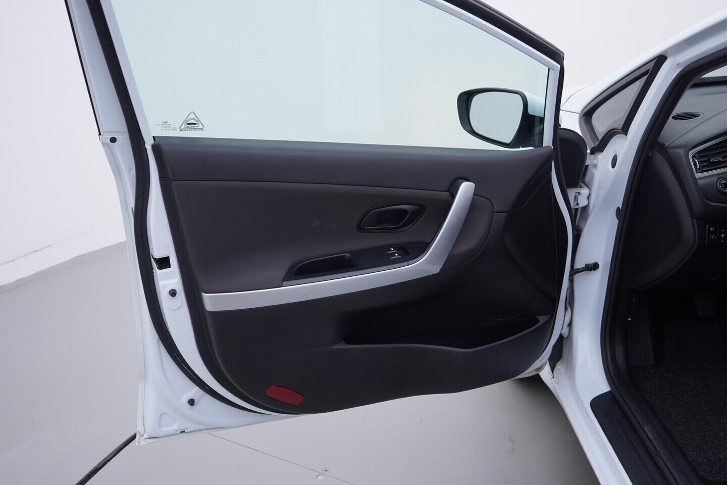 OV190V11283_19.webp_CEED Comfort 1.4 GDI 73 kW manuál