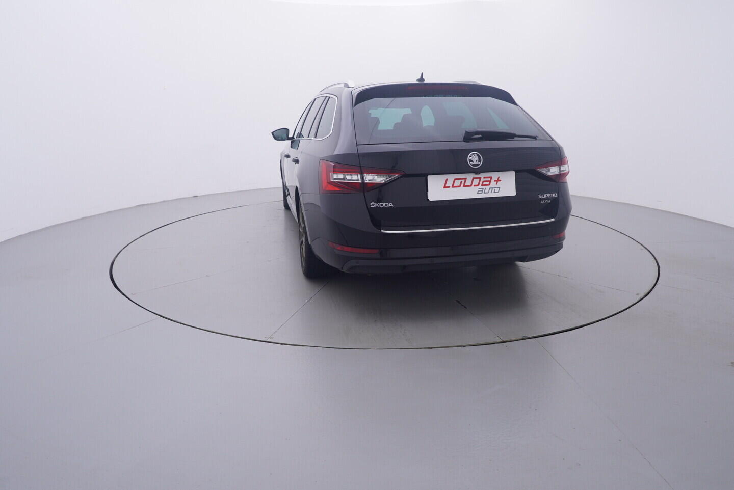 OV190V11285_13.webp_SUPERB Classic 2.0 TDI 140 kW automat