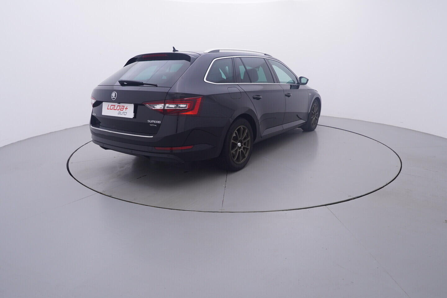 OV190V11285_14.webp_SUPERB Classic 2.0 TDI 140 kW automat