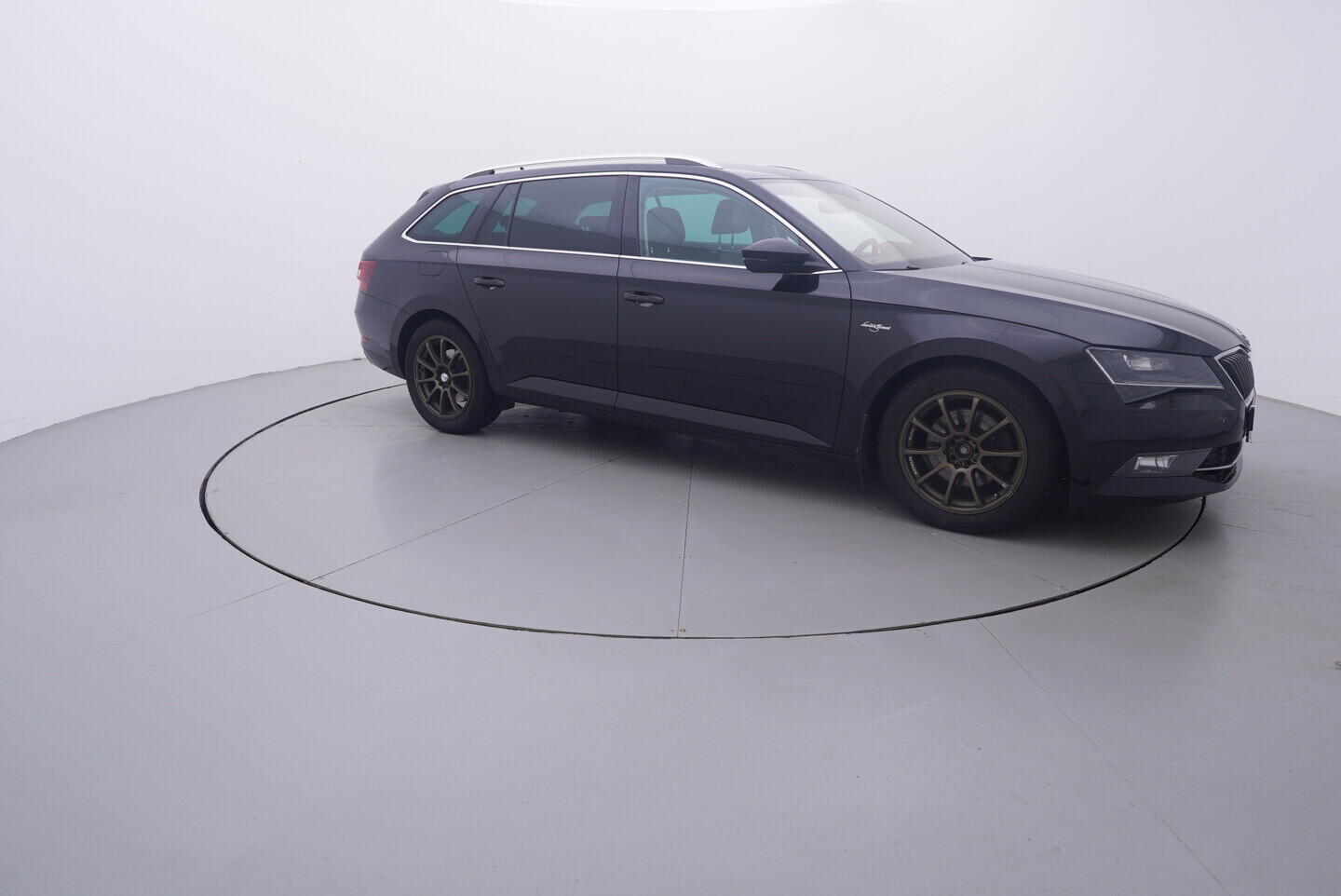 OV190V11285_16.webp_SUPERB Classic 2.0 TDI 140 kW automat