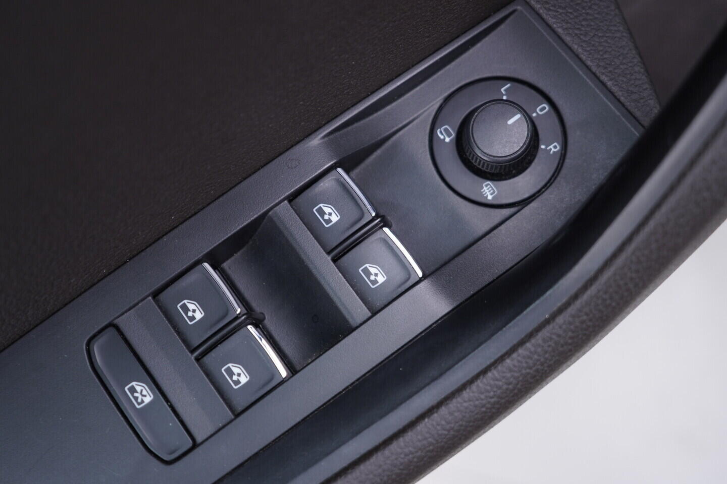 OV190V11285_20.webp_SUPERB Classic 2.0 TDI 140 kW automat