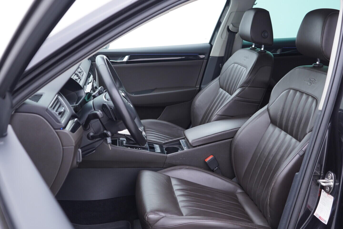 OV190V11285_26.webp_SUPERB Classic 2.0 TDI 140 kW automat