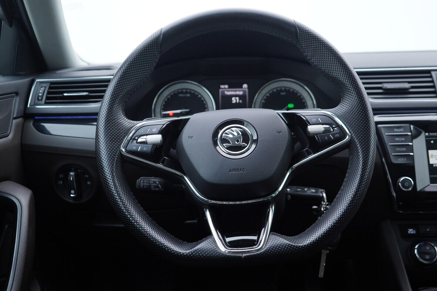 OV190V11285_32.webp_SUPERB Classic 2.0 TDI 140 kW automat