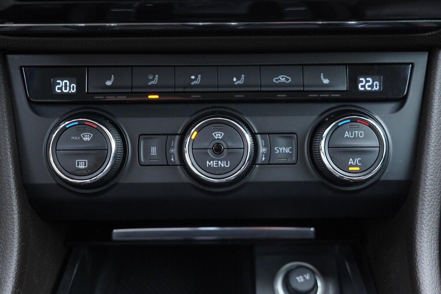 OV190V11285_39.webp_SUPERB Classic 2.0 TDI 140 kW automat