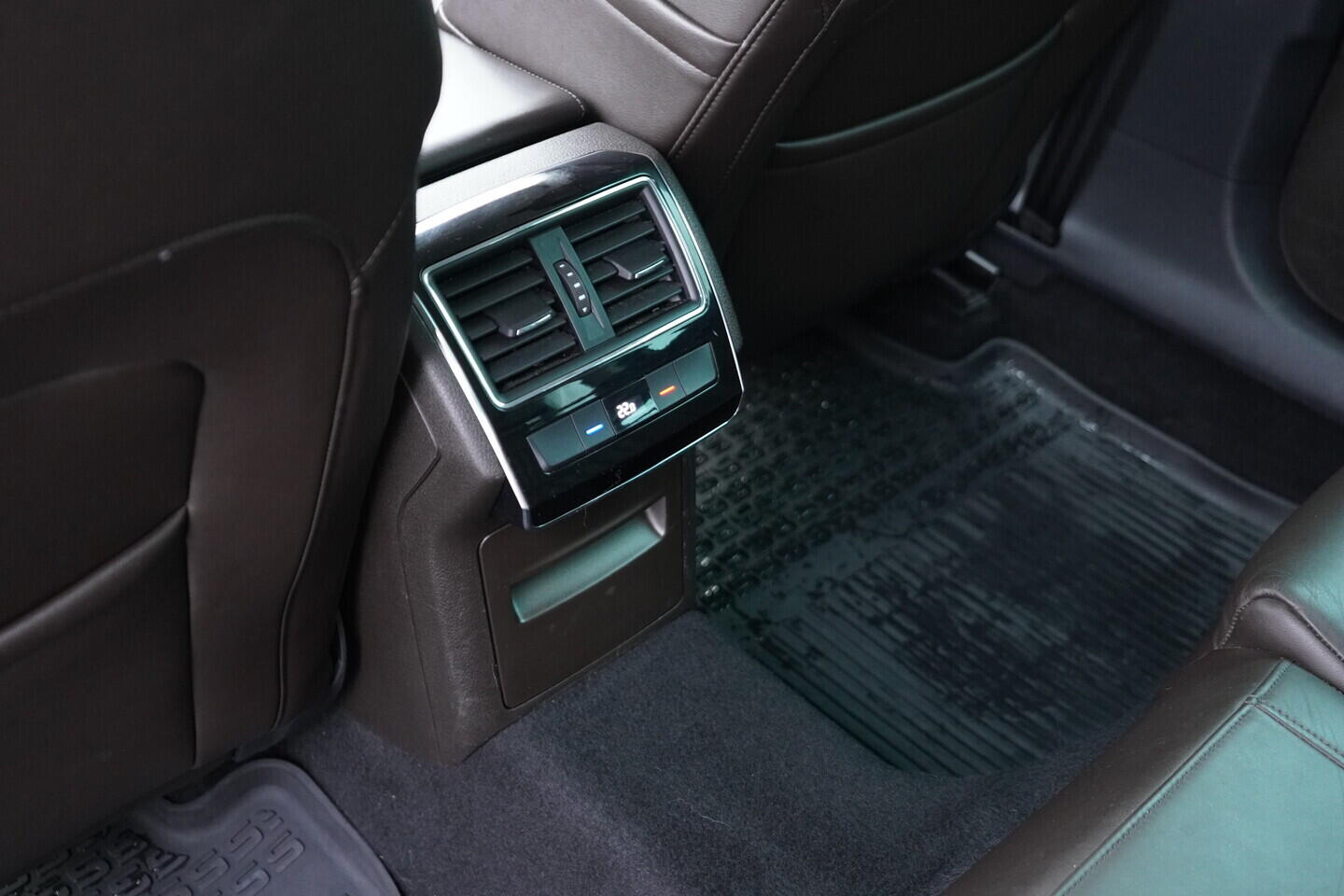 OV190V11285_45.webp_SUPERB Classic 2.0 TDI 140 kW automat