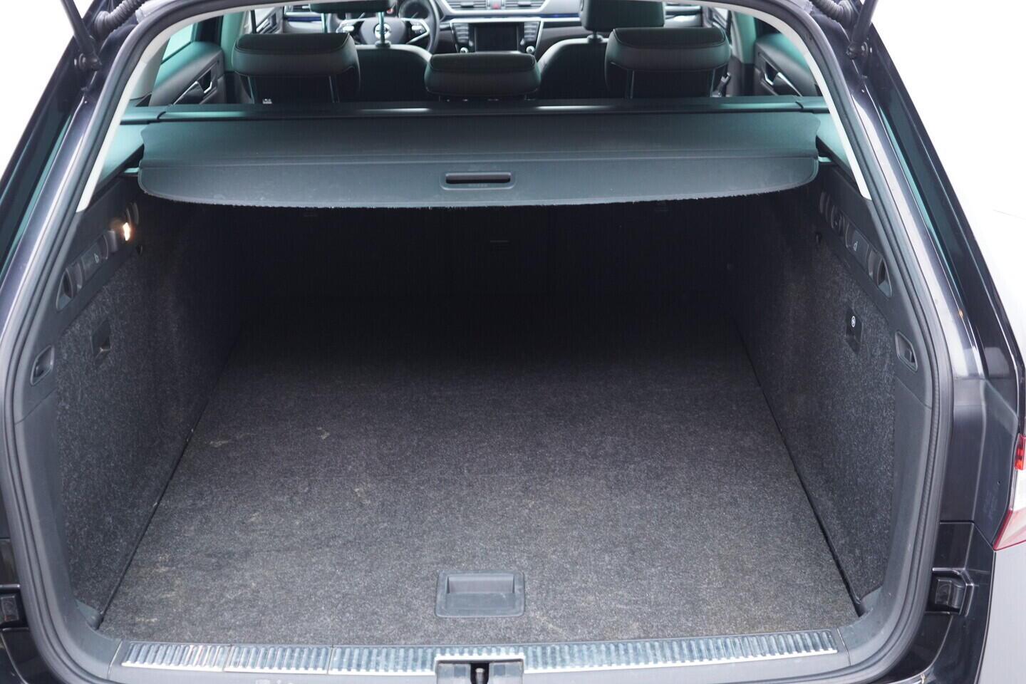 OV190V11285_47.webp_SUPERB Classic 2.0 TDI 140 kW automat