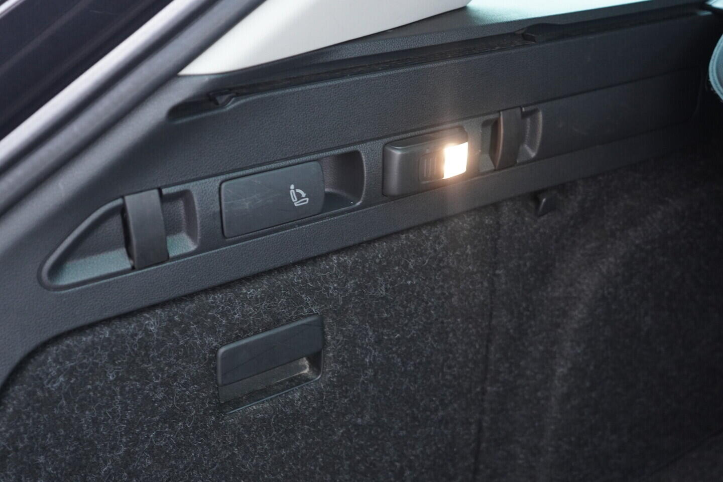 OV190V11285_49.webp_SUPERB Classic 2.0 TDI 140 kW automat