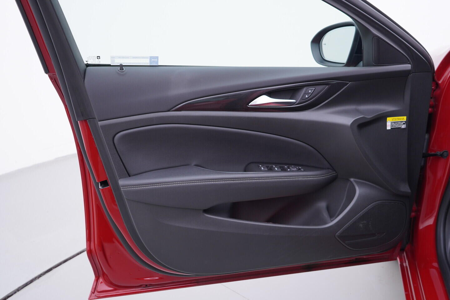 OV190V11286_19.webp_INSIGNIA Grand Sport 2.0  128 kW manuál, DPH