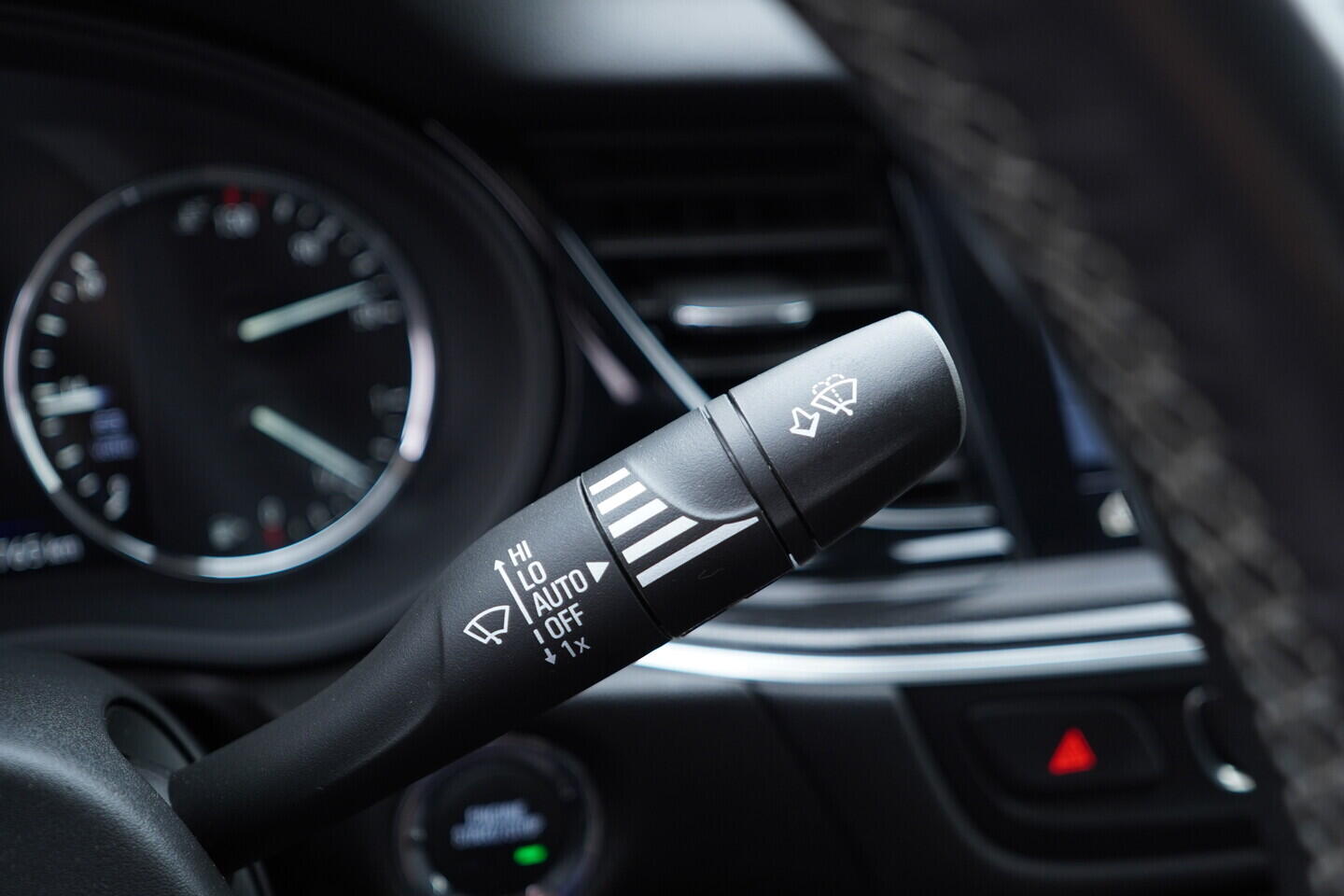 OV190V11286_25.webp_INSIGNIA Grand Sport 2.0  128 kW manuál, DPH