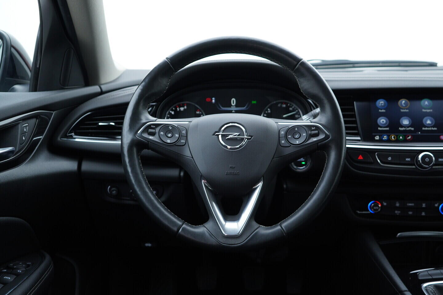 OV190V11286_27.webp_INSIGNIA Grand Sport 2.0  128 kW manuál, DPH