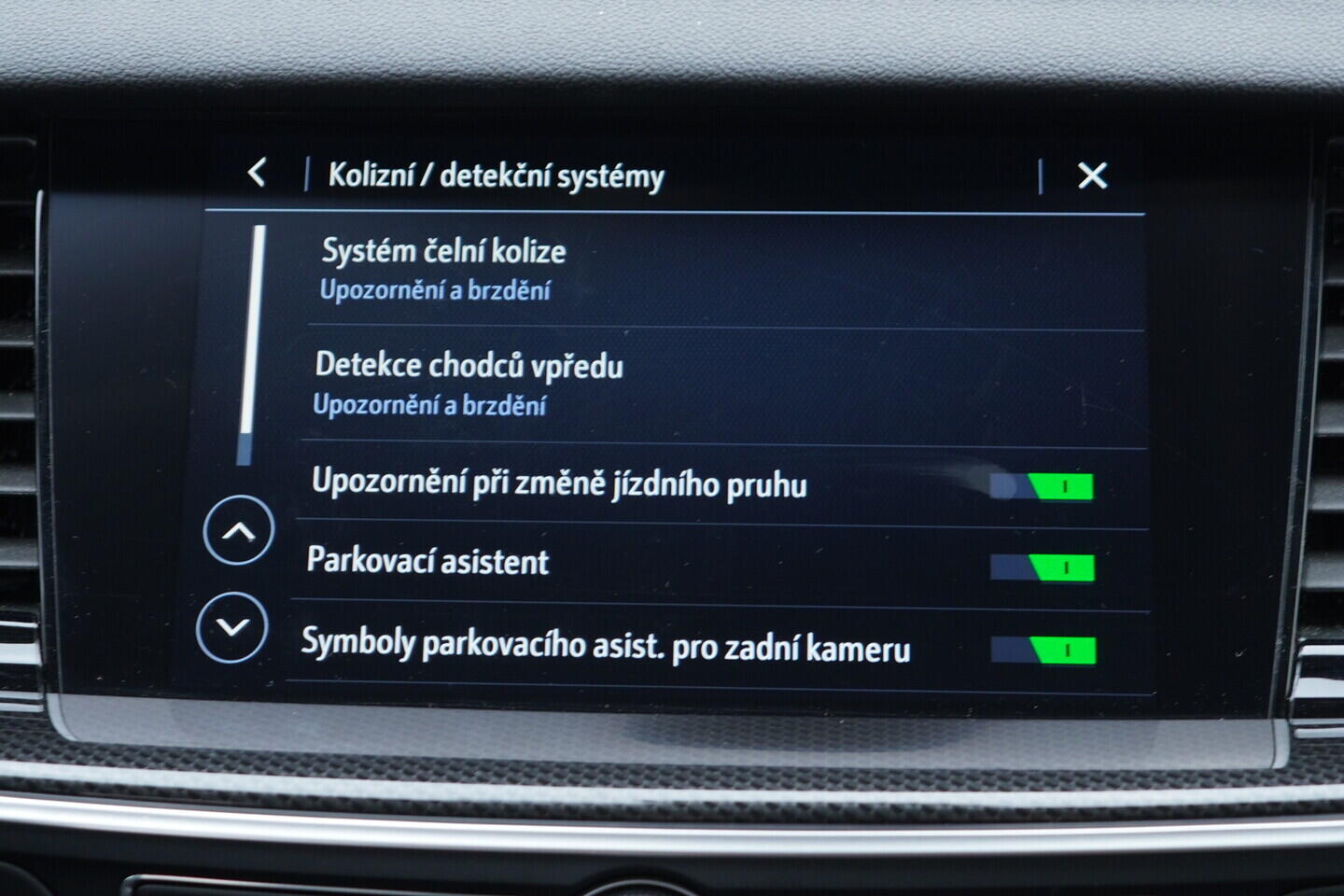OV190V11286_29.webp_INSIGNIA Grand Sport 2.0  128 kW manuál, DPH