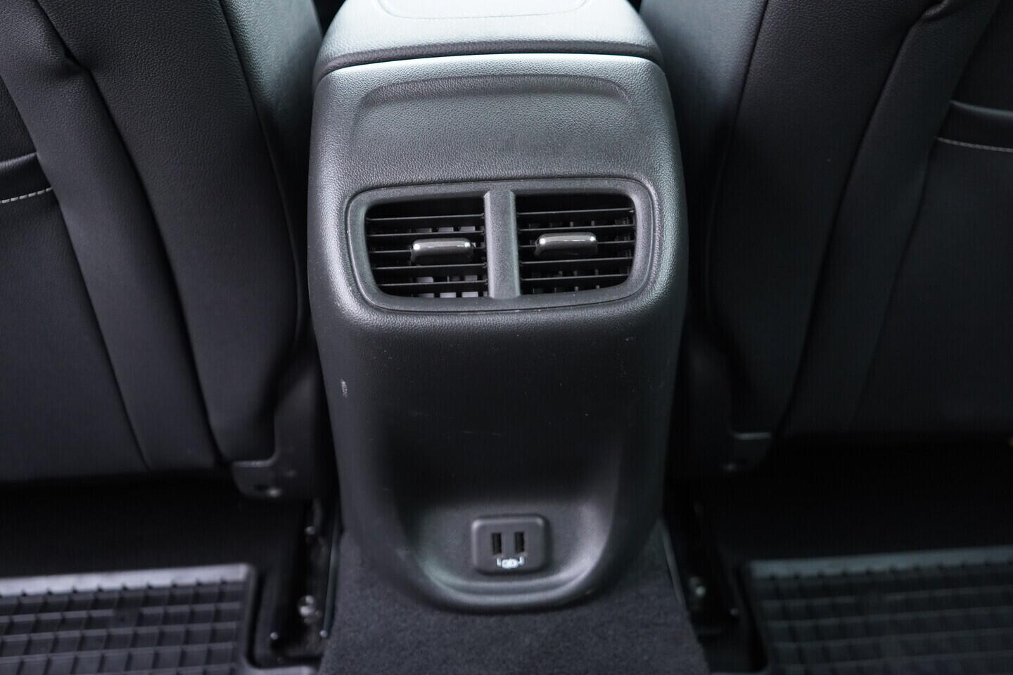 OV190V11286_37.webp_INSIGNIA Grand Sport 2.0  128 kW manuál, DPH