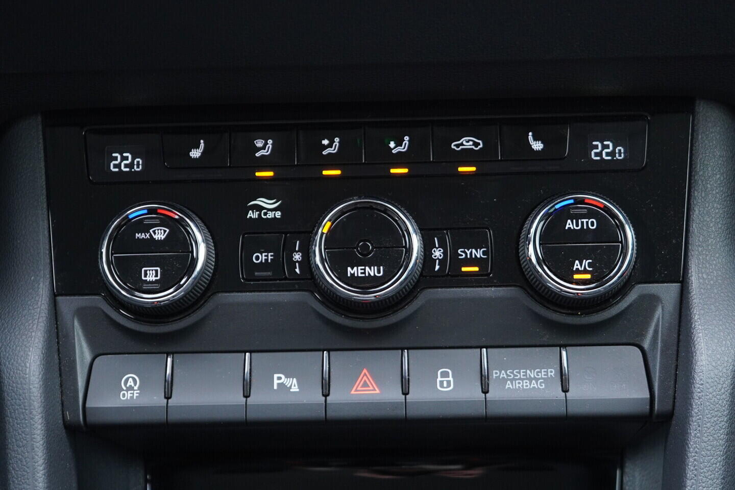 OV190V11287_32.webp_KAROQ Fresh II. 2.0 TDI 110 kW automat, DPH