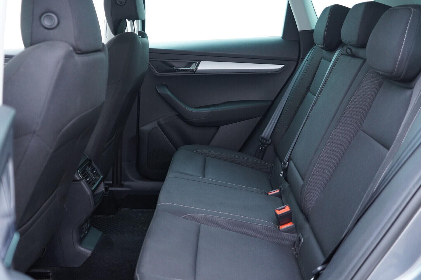 OV190V11287_36.webp_KAROQ Fresh II. 2.0 TDI 110 kW automat, DPH