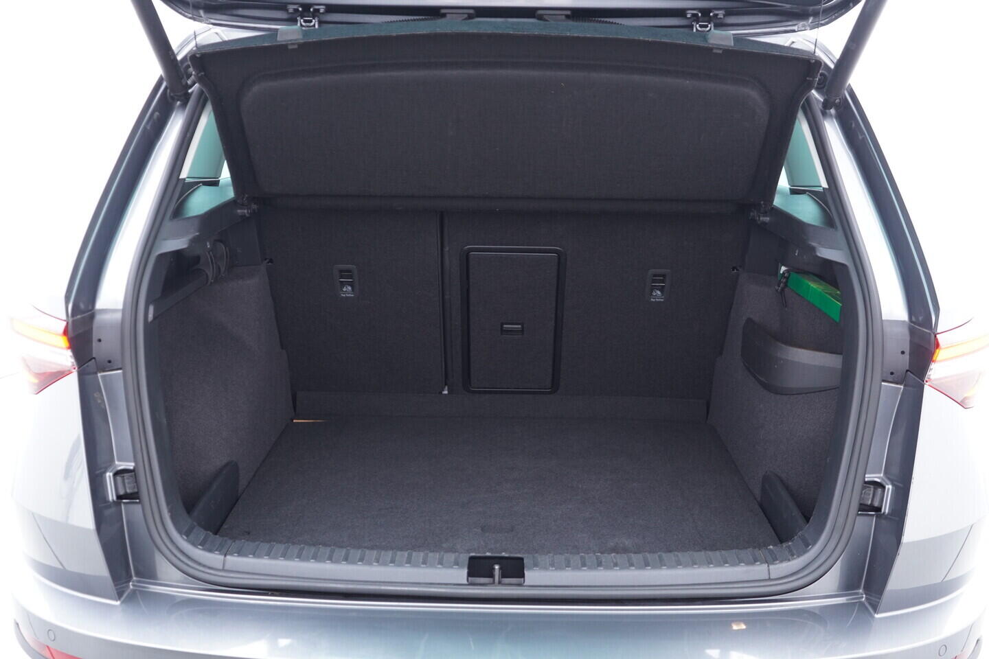 OV190V11287_38.webp_KAROQ Fresh II. 2.0 TDI 110 kW automat, DPH