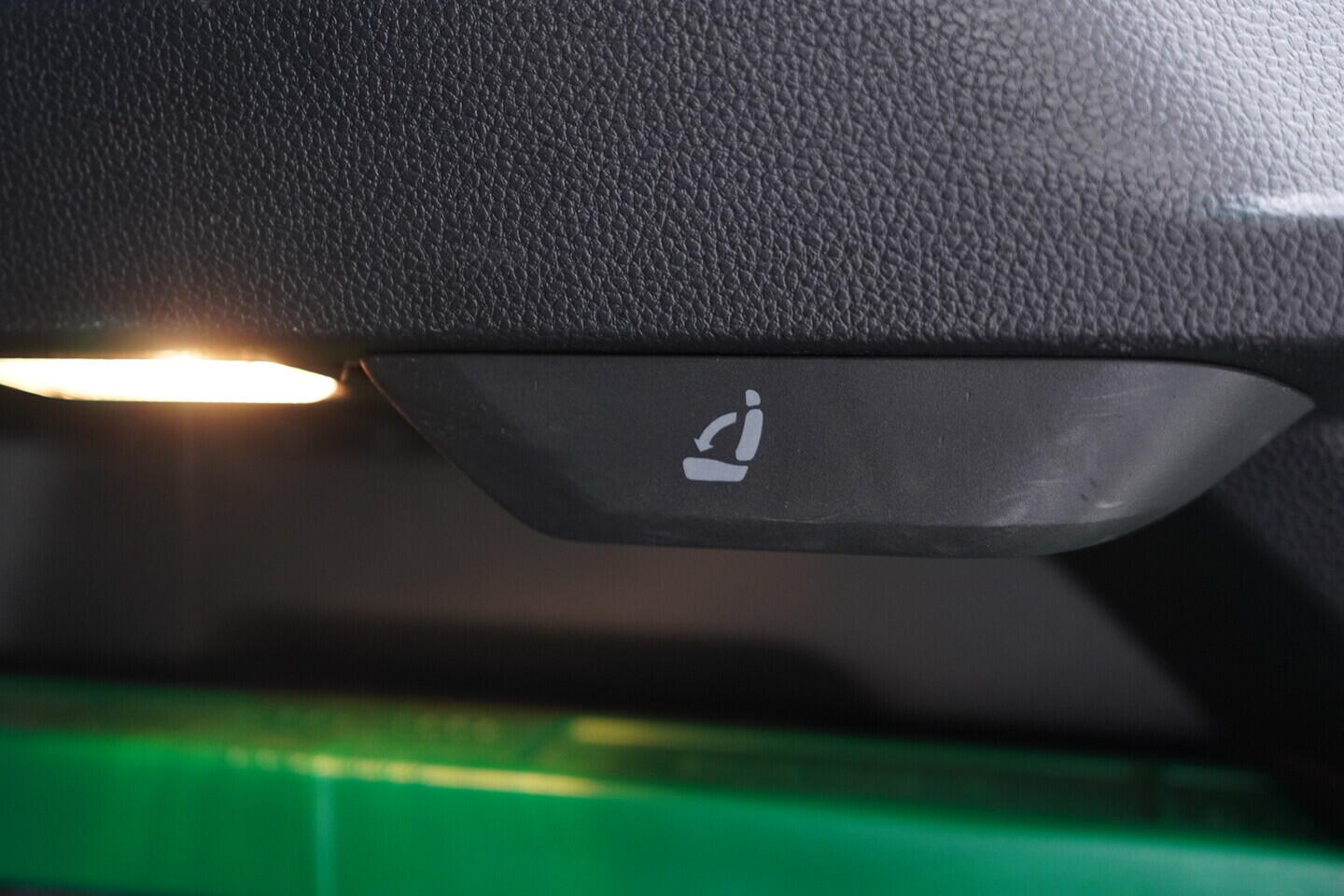 OV190V11287_39.webp_KAROQ Fresh II. 2.0 TDI 110 kW automat, DPH
