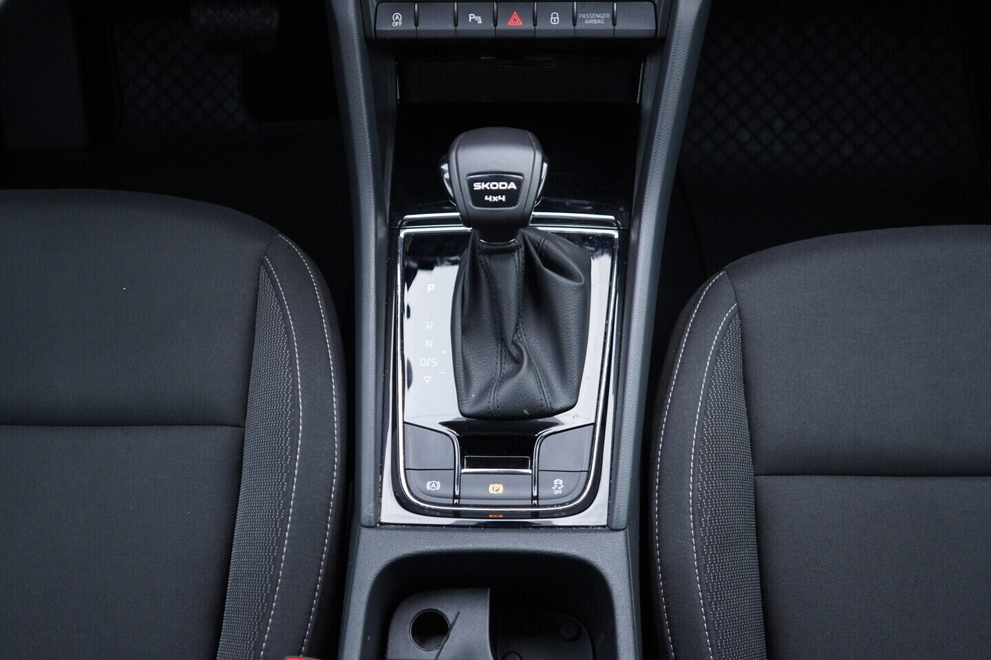 OV190V11288_33.webp_KAROQ Fresh II. 2.0 TDI 110 kW automat, DPH