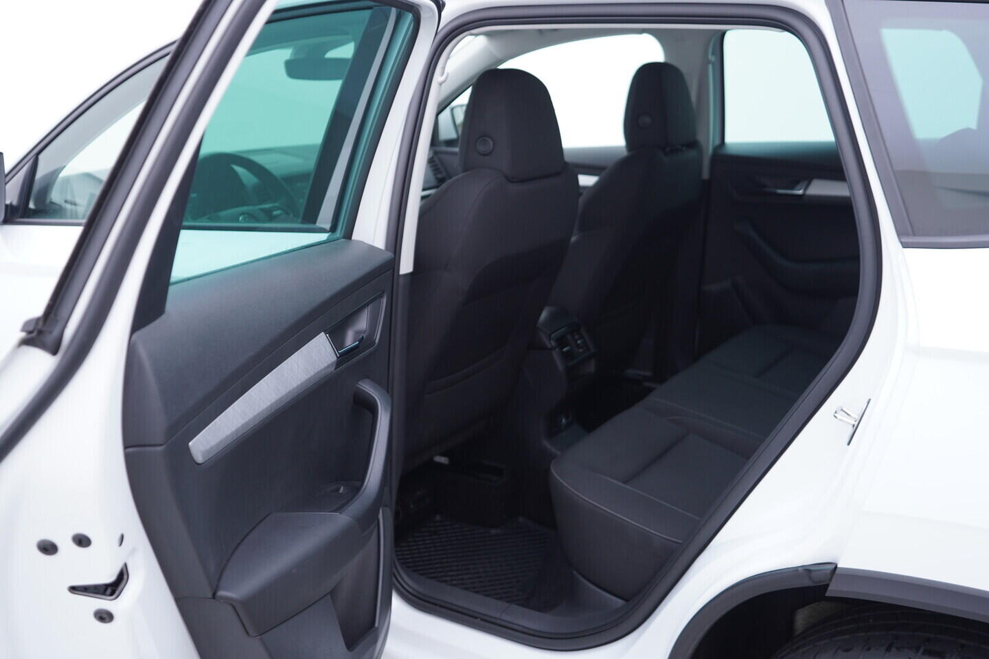 OV190V11288_34.webp_KAROQ Fresh II. 2.0 TDI 110 kW automat, DPH