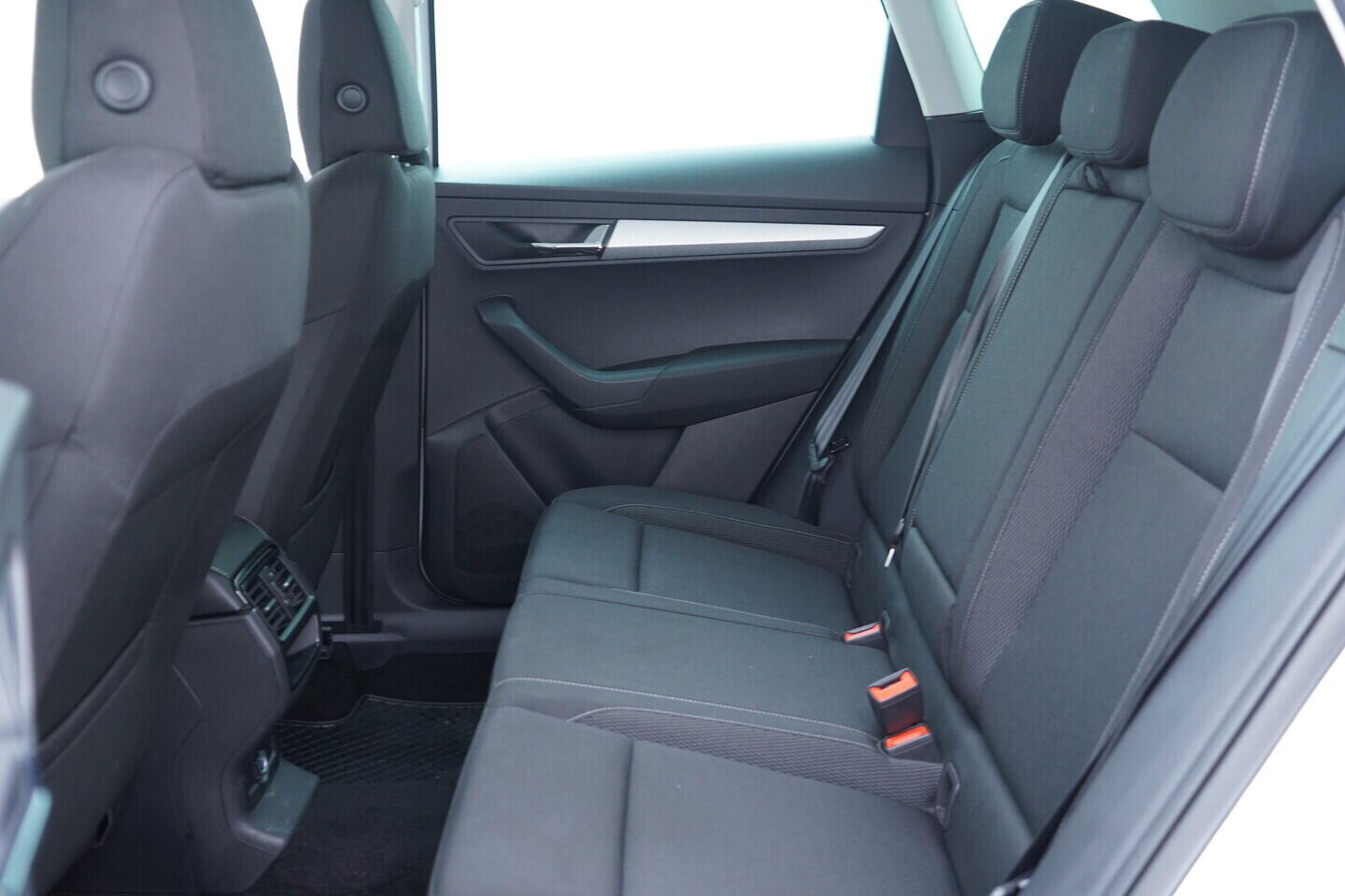OV190V11288_36.webp_KAROQ Fresh II. 2.0 TDI 110 kW automat, DPH