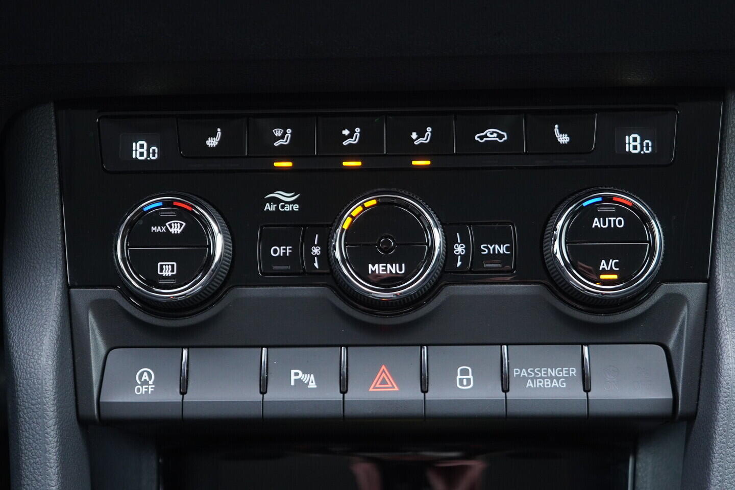 OV190V11289_32.webp_KAROQ Fresh II. 2.0 TDI 110 kW automat, DPH