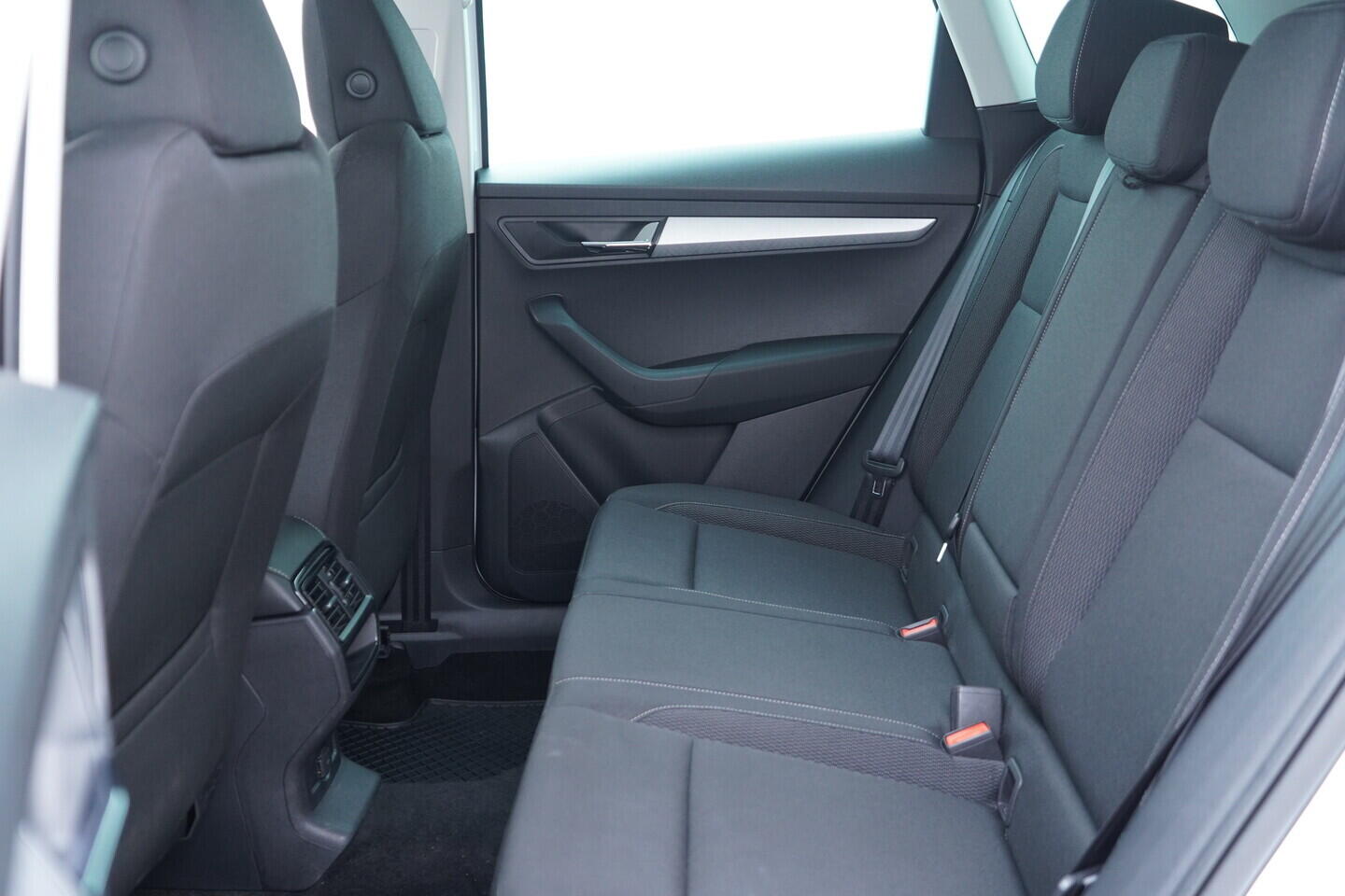 OV190V11289_36.webp_KAROQ Fresh II. 2.0 TDI 110 kW automat, DPH