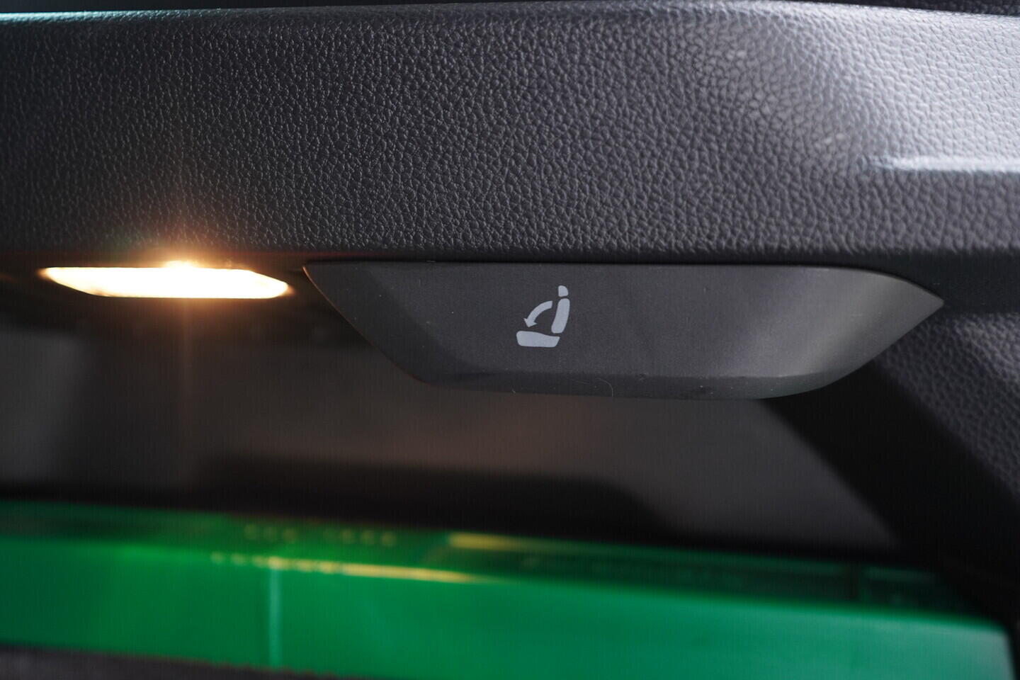 OV190V11289_39.webp_KAROQ Fresh II. 2.0 TDI 110 kW automat, DPH