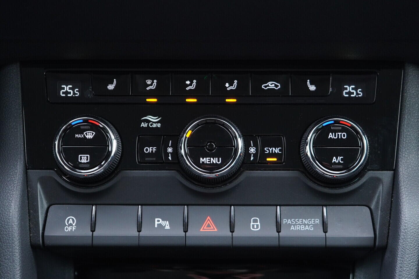 OV190V11290_32.webp_KAROQ Fresh II. 2.0 TDI 110 kW automat, DPH