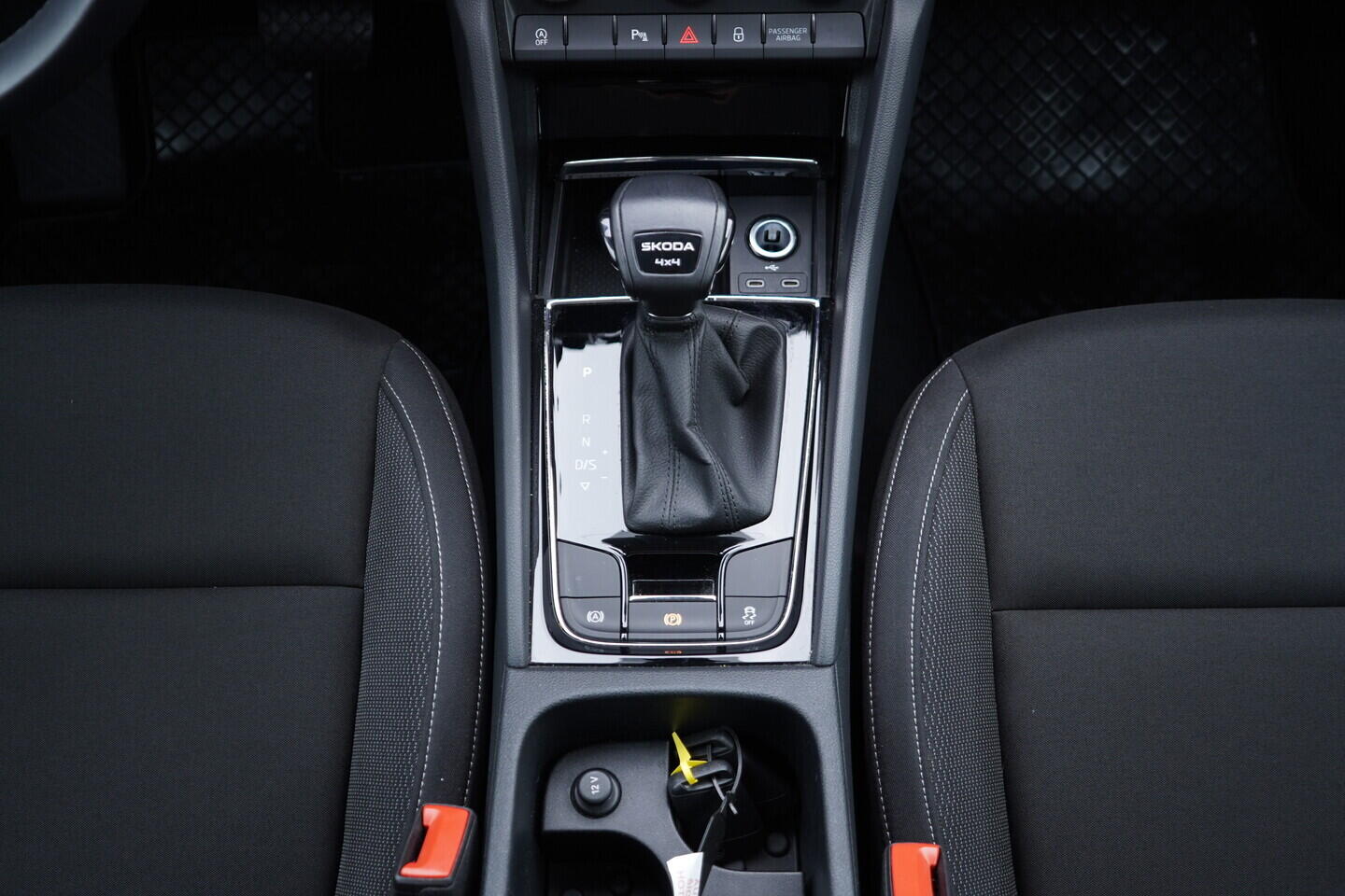 OV190V11290_33.webp_KAROQ Fresh II. 2.0 TDI 110 kW automat, DPH