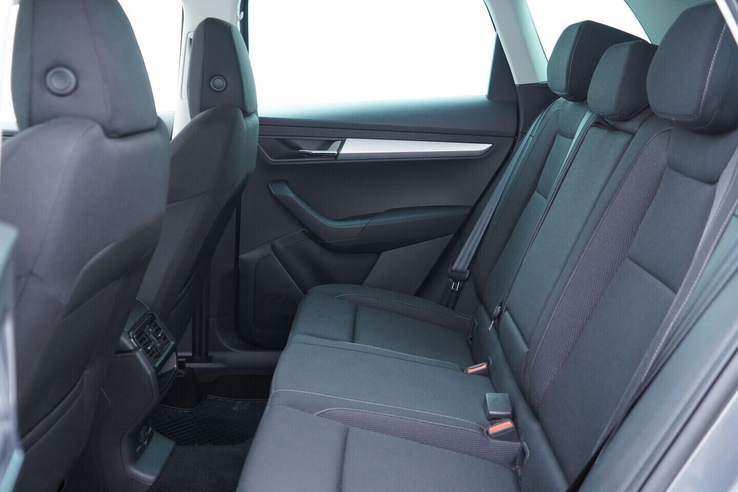 OV190V11290_36.webp_KAROQ Fresh II. 2.0 TDI 110 kW automat, DPH