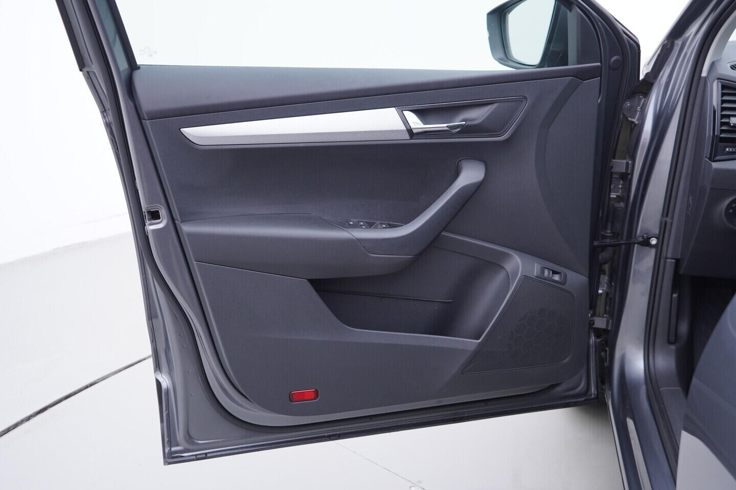 OV190V11291_19.webp_KAROQ Fresh II. 2.0 TDI 110 kW automat, DPH