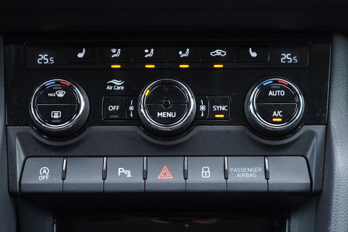 OV190V11291_32.webp_KAROQ Fresh II. 2.0 TDI 110 kW automat, DPH