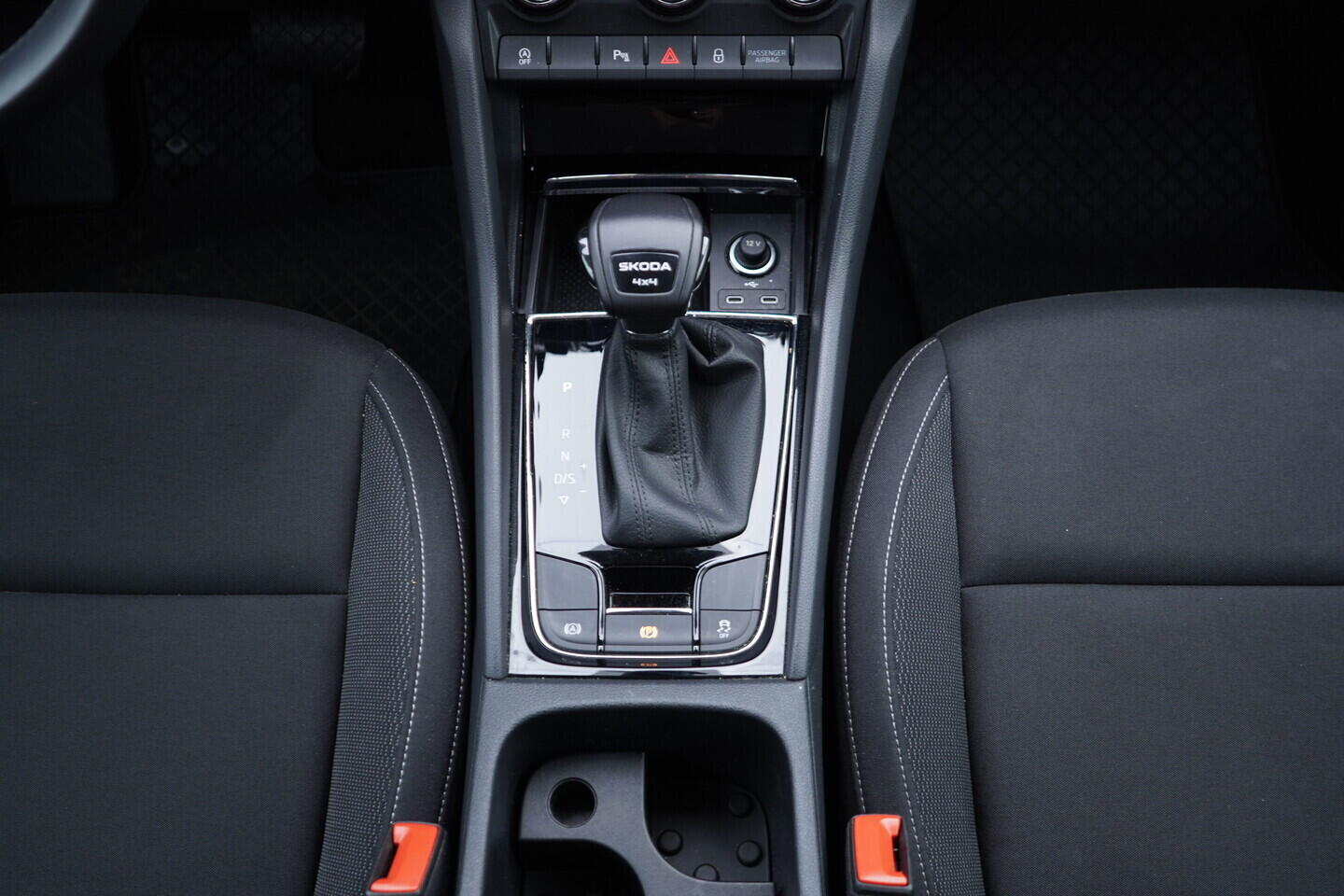 OV190V11291_33.webp_KAROQ Fresh II. 2.0 TDI 110 kW automat, DPH