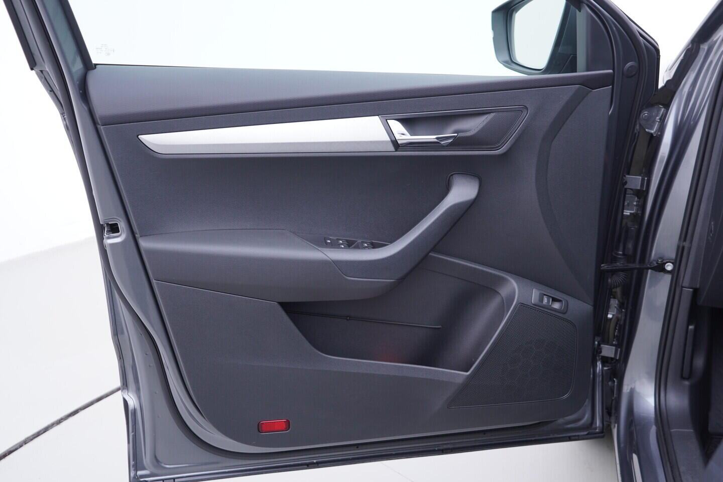 OV190V11292_19.webp_KAROQ Fresh II. 2.0 TDI 110 kW automat, DPH