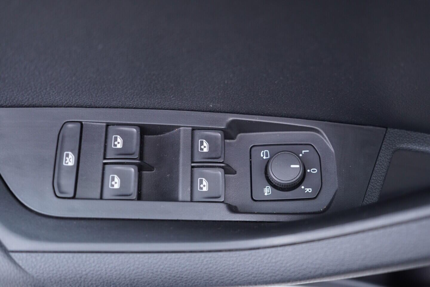 OV190V11292_20.webp_KAROQ Fresh II. 2.0 TDI 110 kW automat, DPH