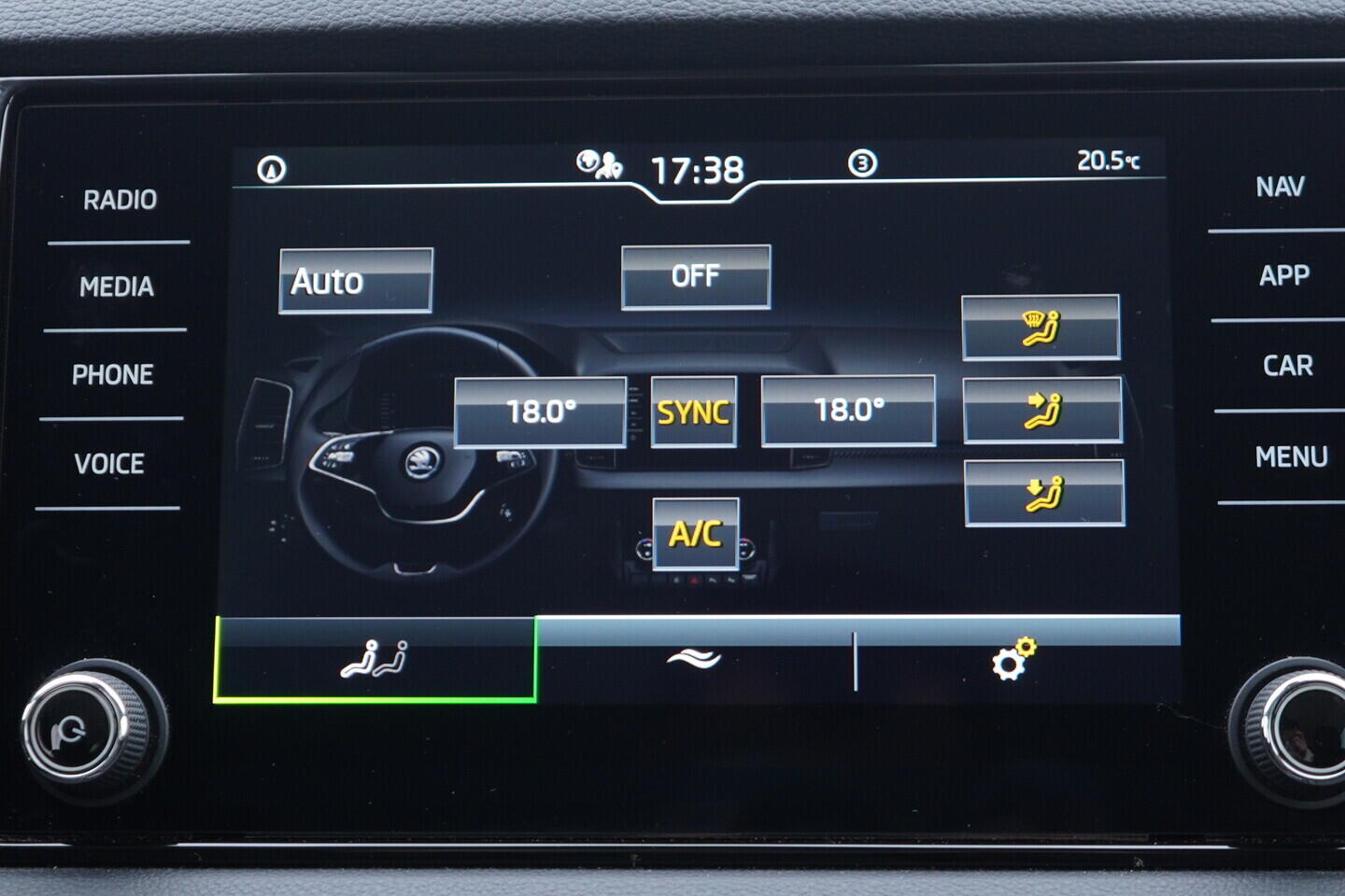 OV190V11292_31.webp_KAROQ Fresh II. 2.0 TDI 110 kW automat, DPH