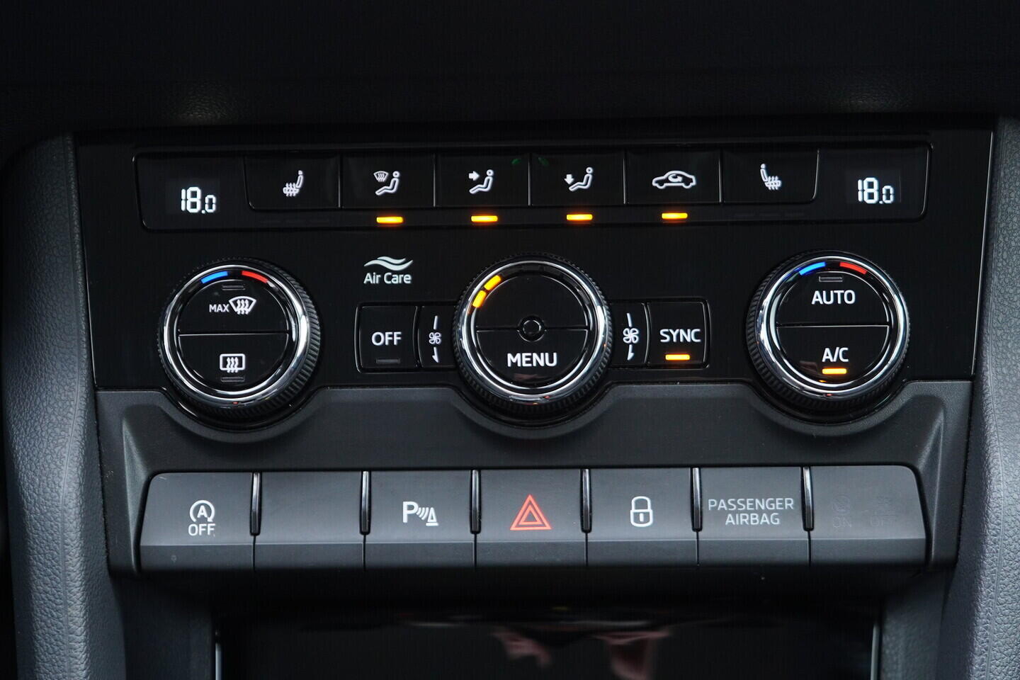 OV190V11292_32.webp_KAROQ Fresh II. 2.0 TDI 110 kW automat, DPH