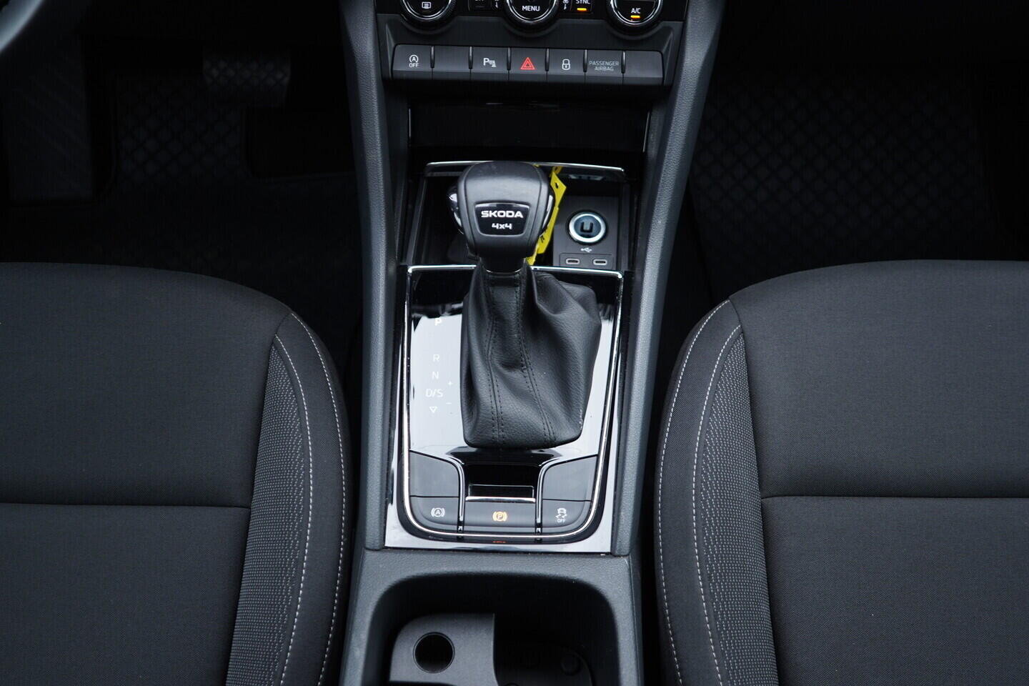 OV190V11292_33.webp_KAROQ Fresh II. 2.0 TDI 110 kW automat, DPH