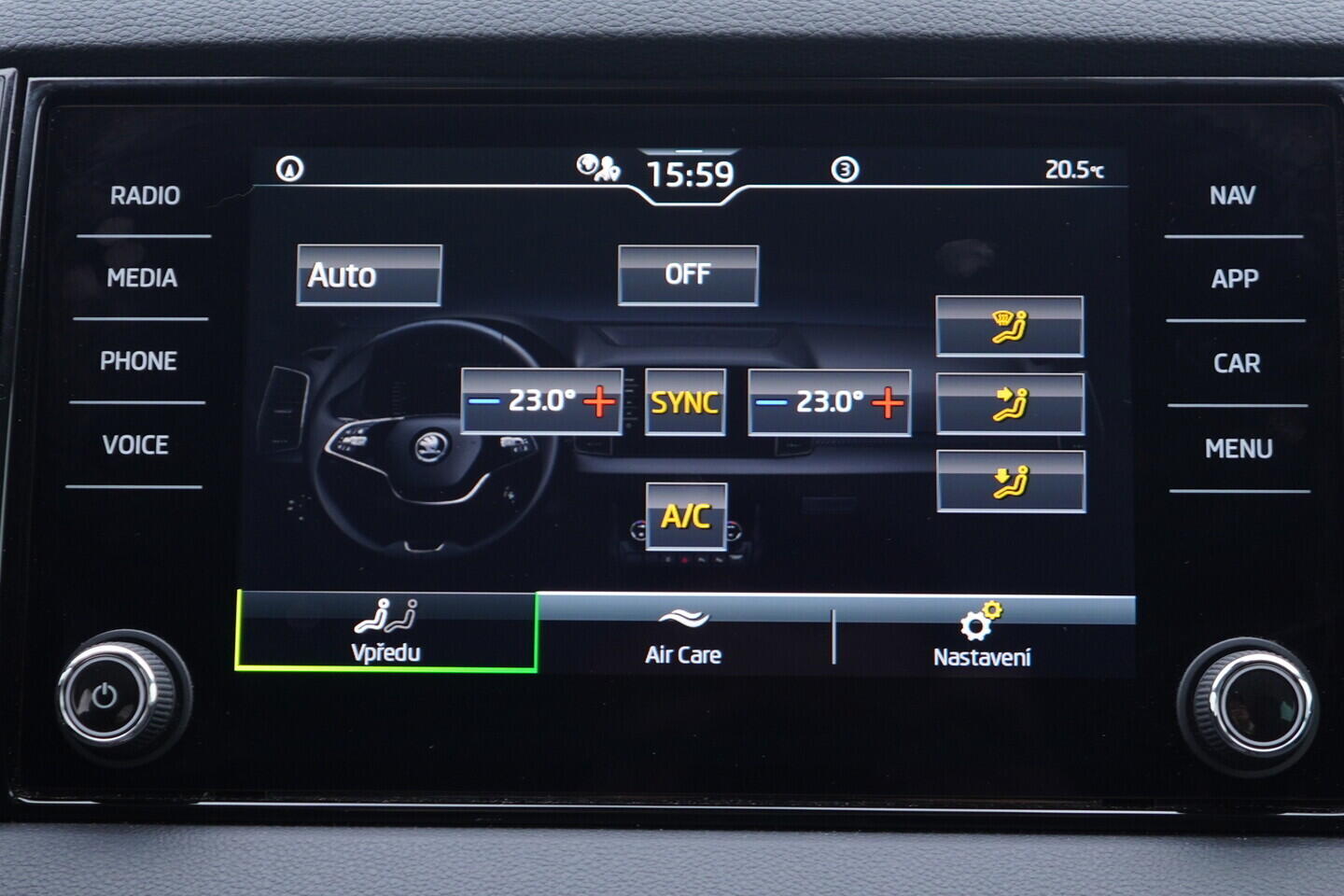 OV190V11293_31.webp_KAROQ Fresh II. 2.0 TDI 110 kW automat, DPH