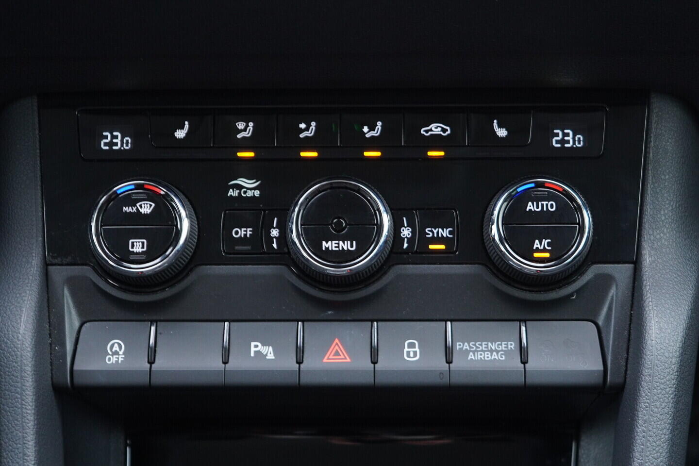 OV190V11293_32.webp_KAROQ Fresh II. 2.0 TDI 110 kW automat, DPH