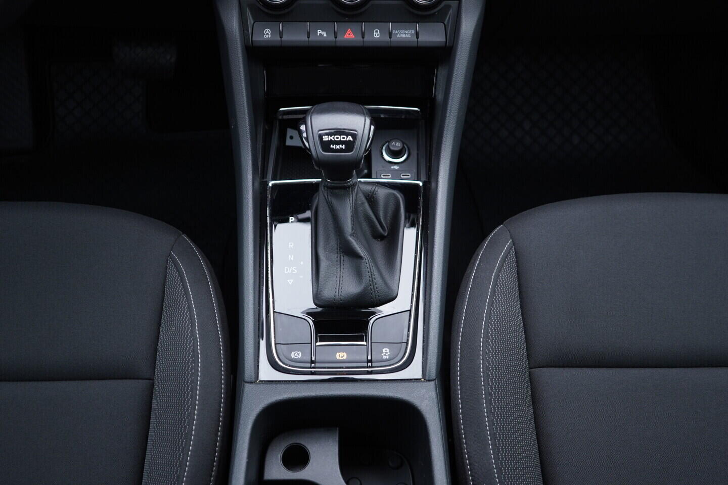 OV190V11293_33.webp_KAROQ Fresh II. 2.0 TDI 110 kW automat, DPH