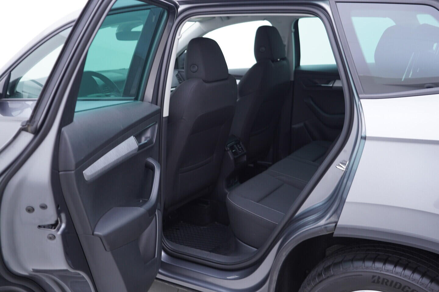 OV190V11293_34.webp_KAROQ Fresh II. 2.0 TDI 110 kW automat, DPH