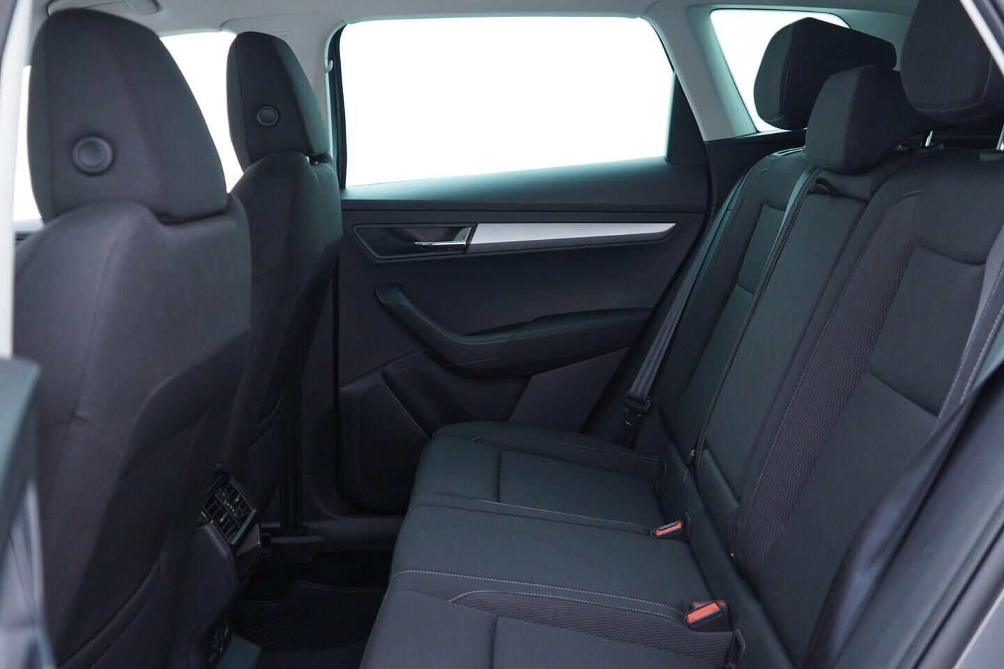 OV190V11293_36.webp_KAROQ Fresh II. 2.0 TDI 110 kW automat, DPH