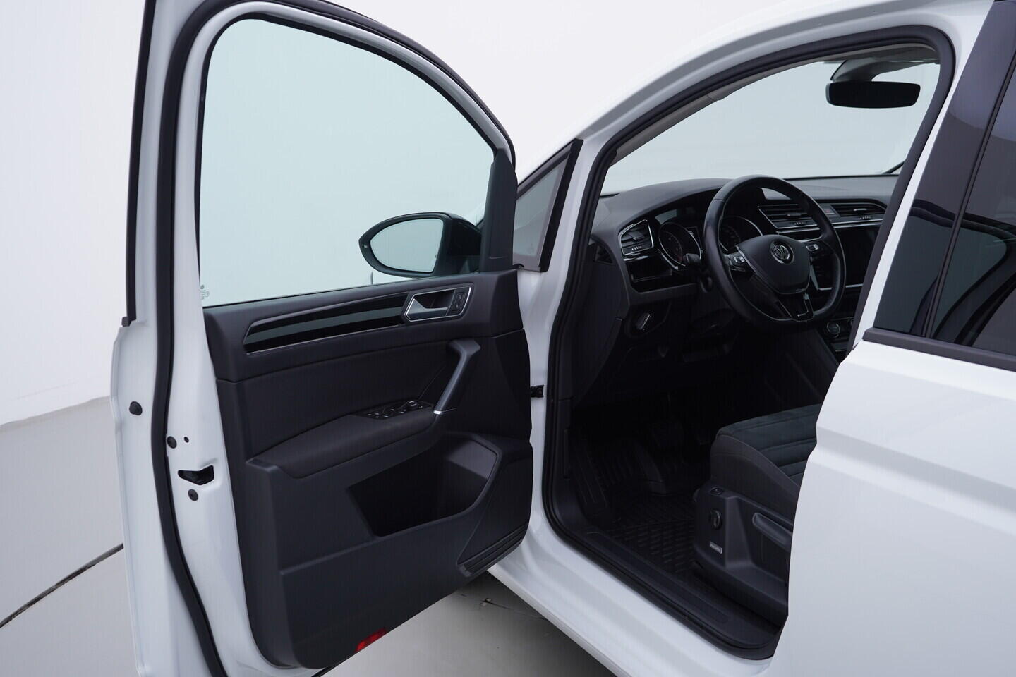 OV190V11300_18.webp_TOURAN Highline 2.0 TDI 110 kW automat, DPH