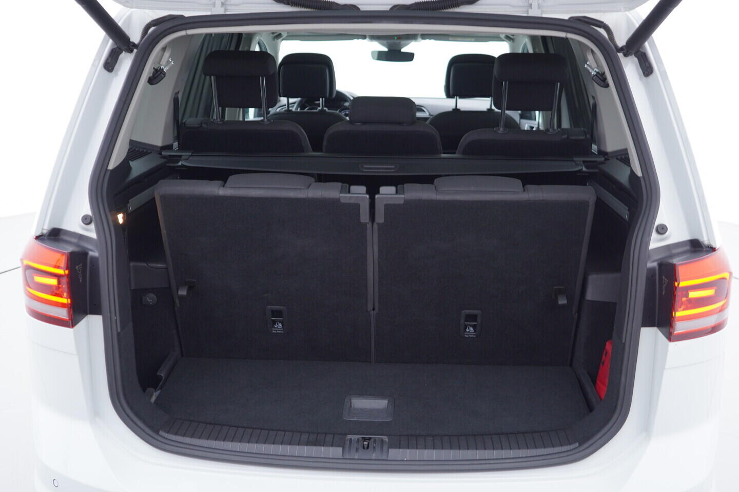 OV190V11300_41.webp_TOURAN Highline 2.0 TDI 110 kW automat, DPH