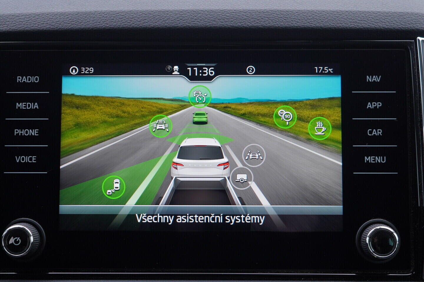 OV190V11301_30.webp_KAROQ Style Plus 1.5 TSI 110 kW automat