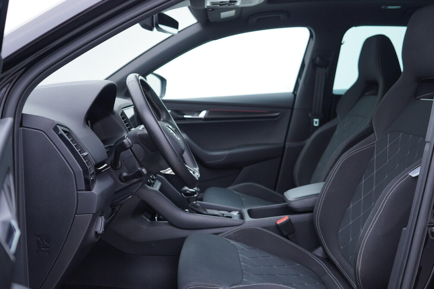 OV190V11309_24.webp_KAROQ SportLine 1.5 TSI 110 kW automat