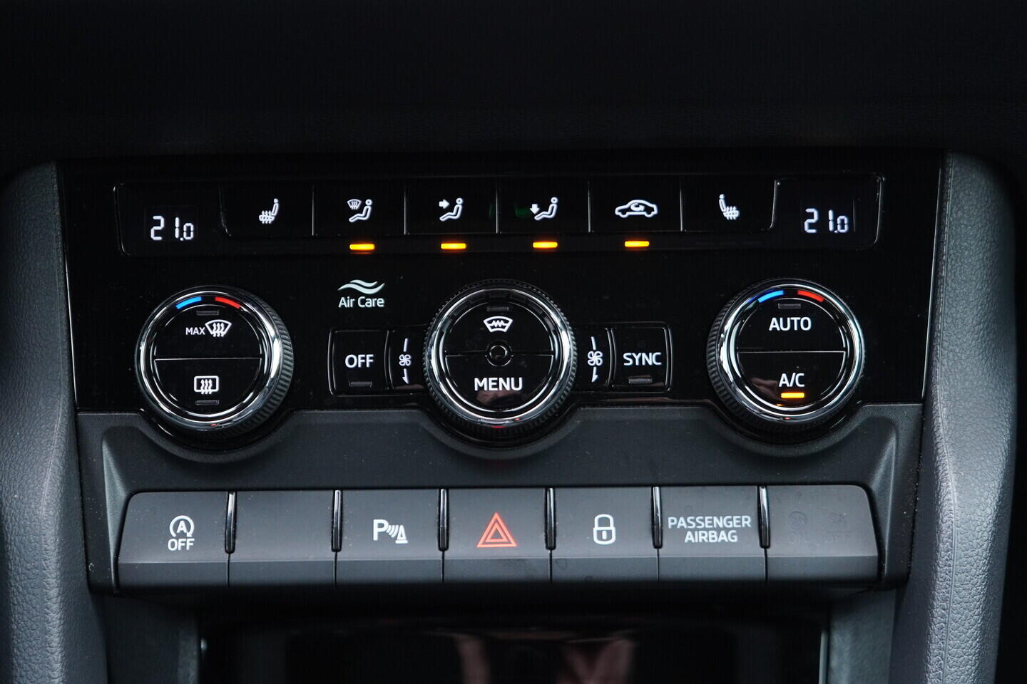 OV190V11309_35.webp_KAROQ SportLine 1.5 TSI 110 kW automat