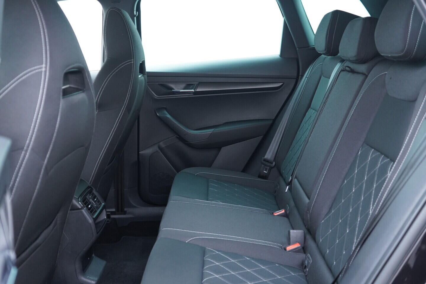 OV190V11309_39.webp_KAROQ SportLine 1.5 TSI 110 kW automat